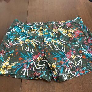 Boutique Midi Shorts Women 20W Multicolor Floral Cotton Stretch Pocket High-Rise